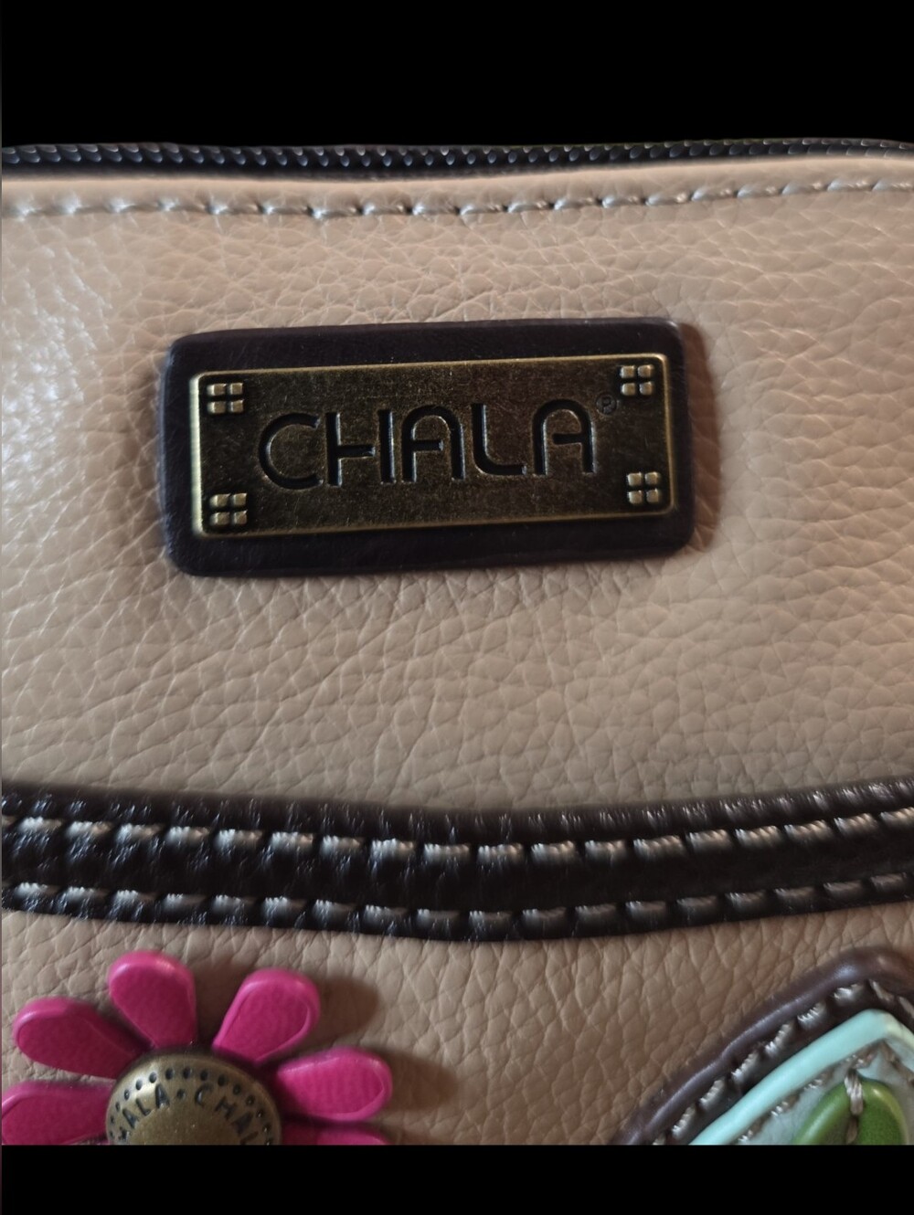 Chala Beige Crossbody Phone Bag with Multicolor Butterfly Appliqué NWT - Picture 4 of 6